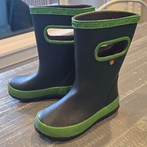 Bogs Black and Green Rain & Snow Boots Waterproof Design